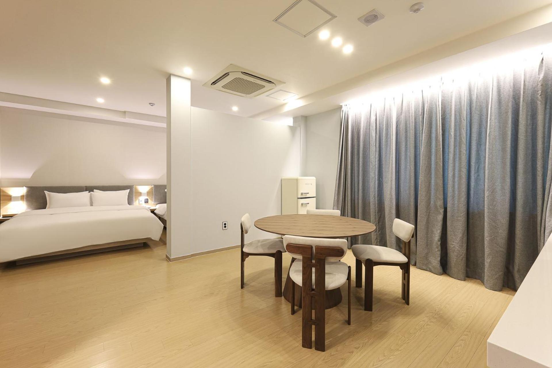 Hound Hotel Changwon Exterior photo