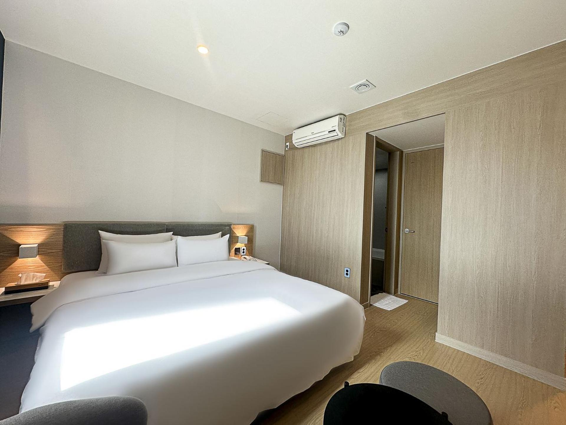 Hound Hotel Changwon Exterior photo