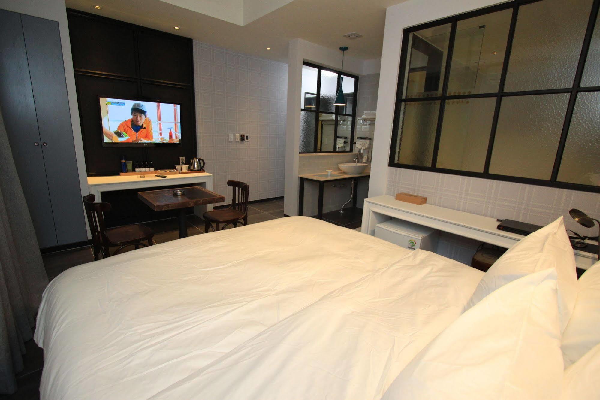 Hound Hotel Changwon Exterior photo