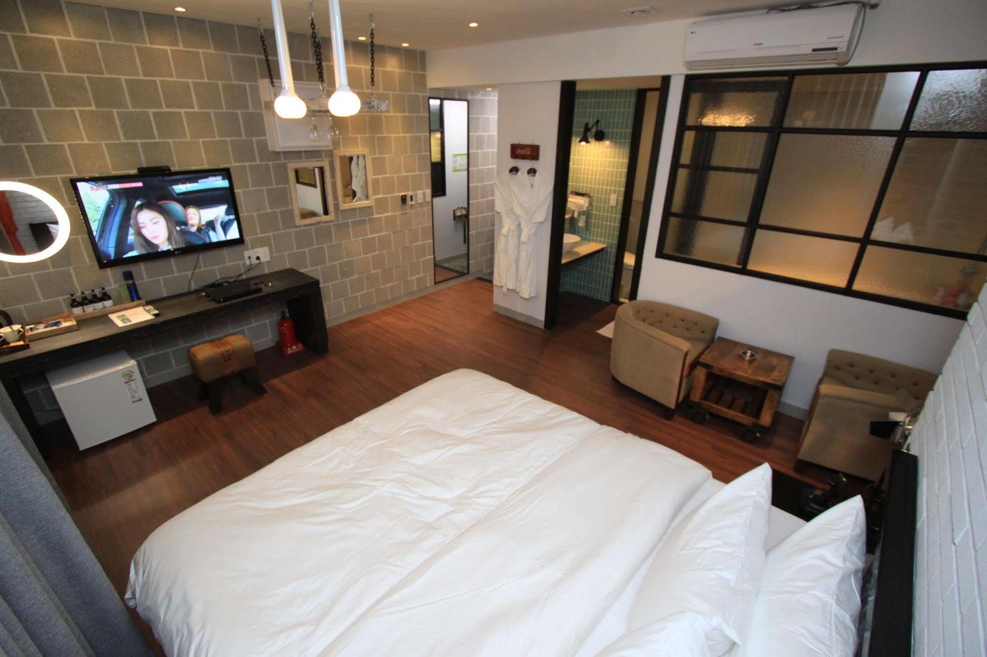 Hound Hotel Changwon Exterior photo