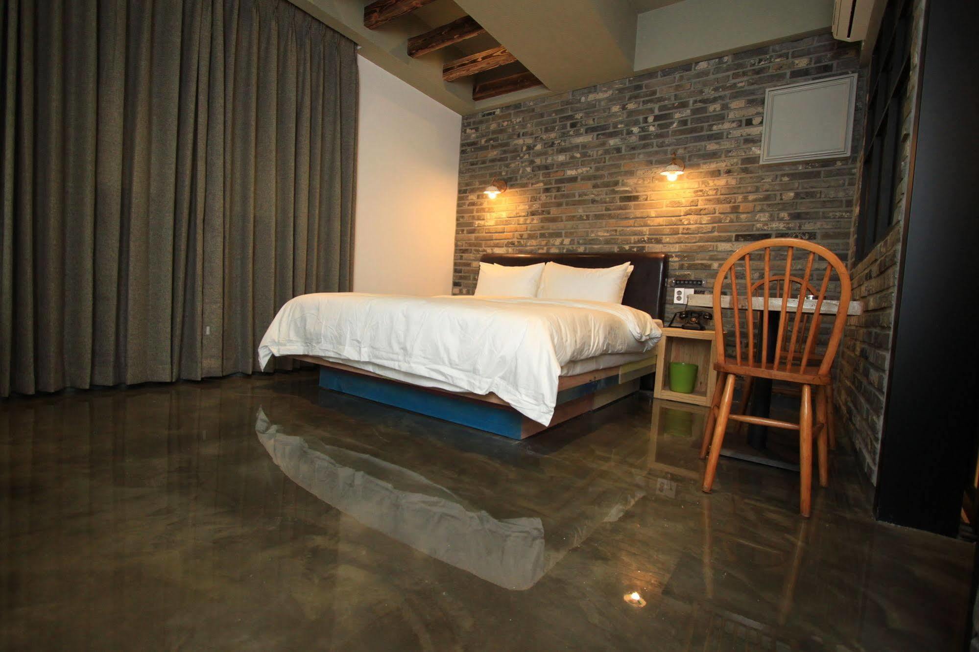 Hound Hotel Changwon Exterior photo
