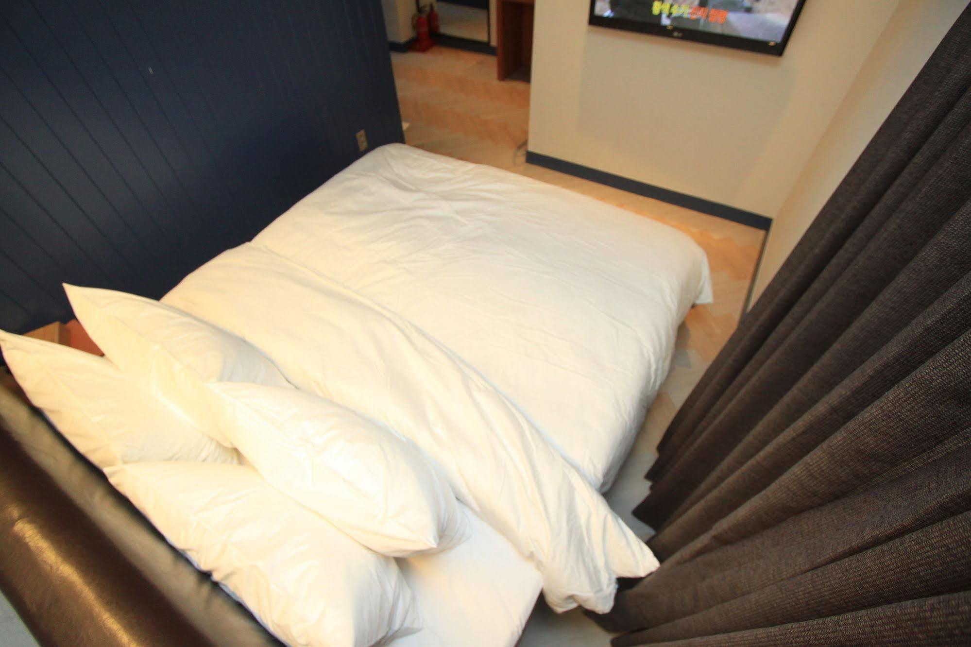 Hound Hotel Changwon Exterior photo